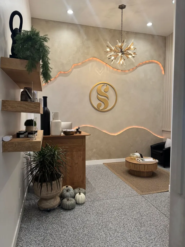Stay Smooth reception with the gold monogram and warm lighting
